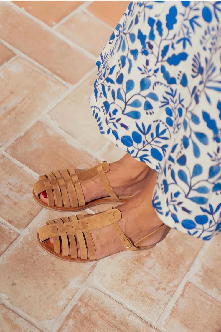 Bethany | Round-Toe T-Strap Sandal