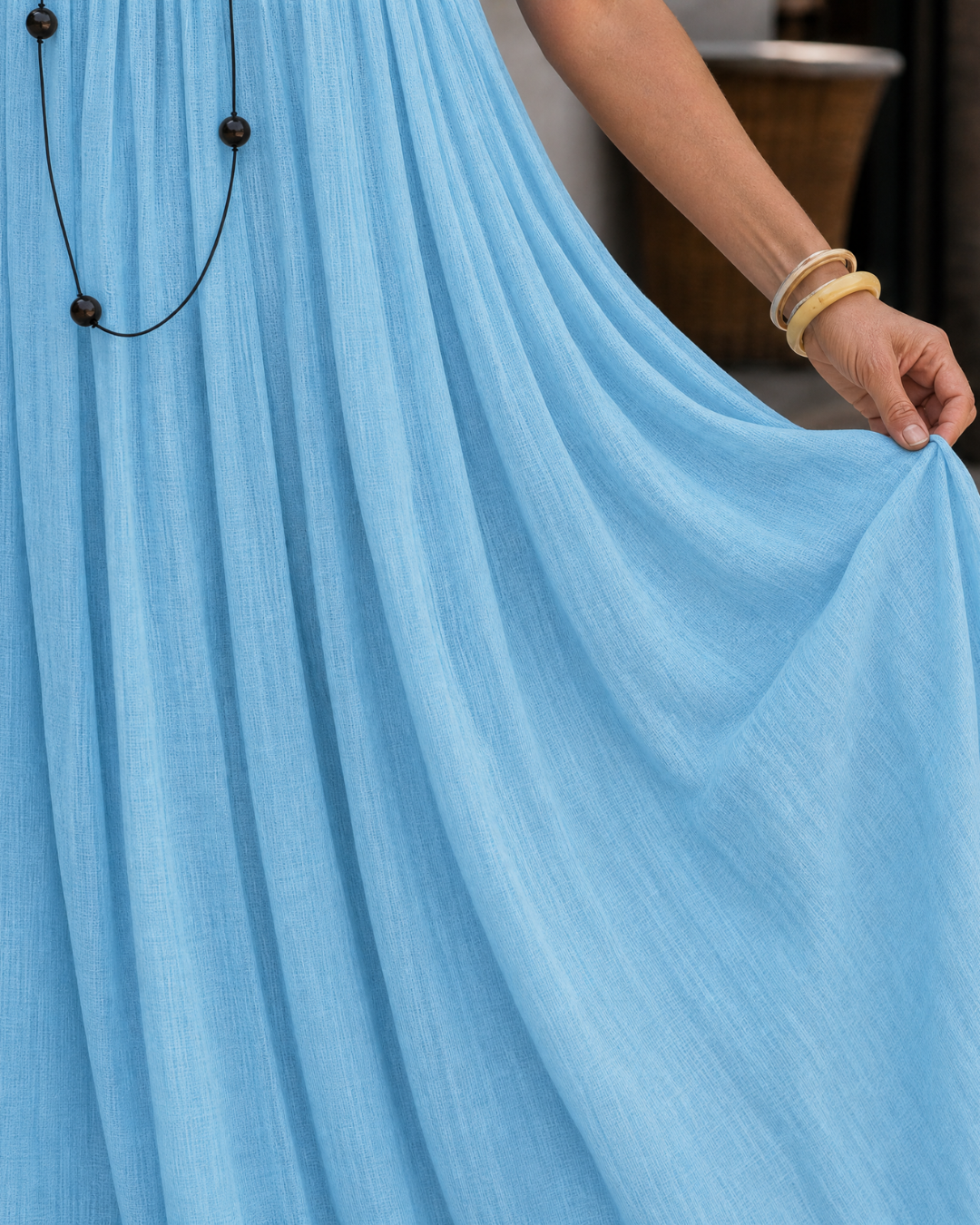 Amener | Flowing Sleeveless Strappy Relaxed Midi Dress