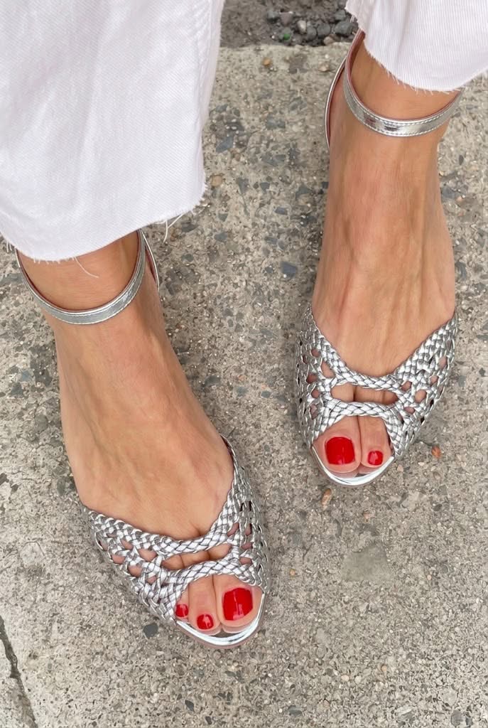 Isadora | Golden Woven Sandals