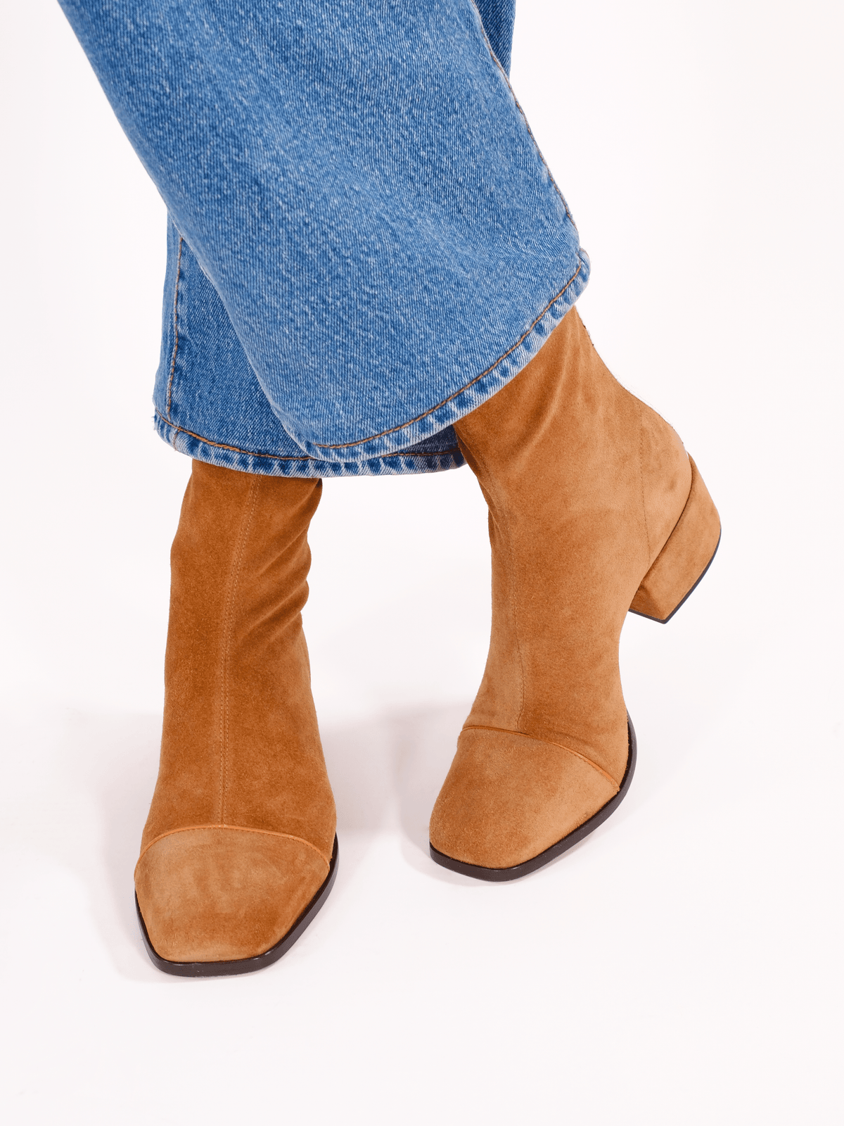 Strada | Cognac Ankle Boots
