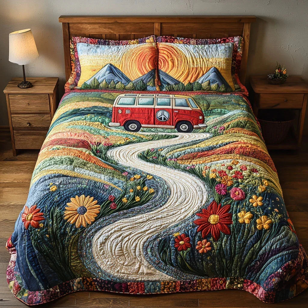 Vintage Travel | 3-Piece Quilted Bedding Set